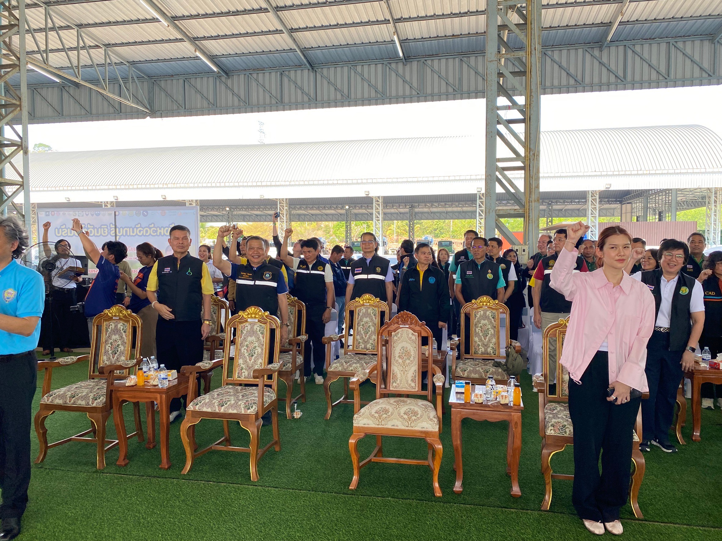 title - ผู้ตรวจราชการกรม ลงพื้นที่ติดตาม รัฐมนตรีช่วยว่าการกระทรวงเกษตรและสหกรณ์ ตรวจติดตามการส่งออกทุเรียนภาคตะวันออก จังหวัดจันทบุรี